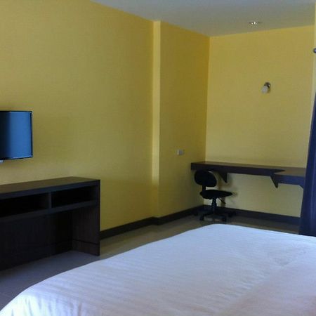 The Mondrian Khon Kaen Apartment Extérieur photo