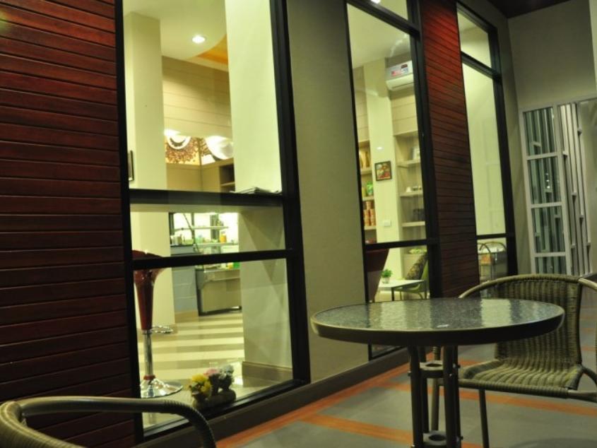 The Mondrian Khon Kaen Apartment Extérieur photo