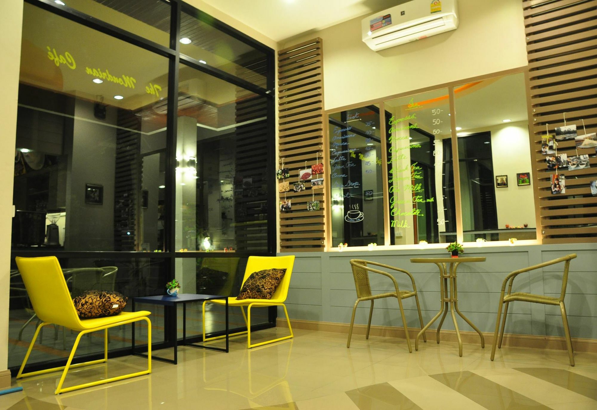 The Mondrian Khon Kaen Apartment Extérieur photo